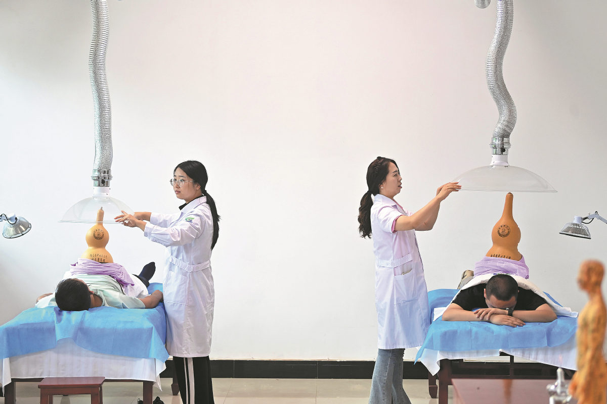 TCM treatment catches interest of new generation (1)